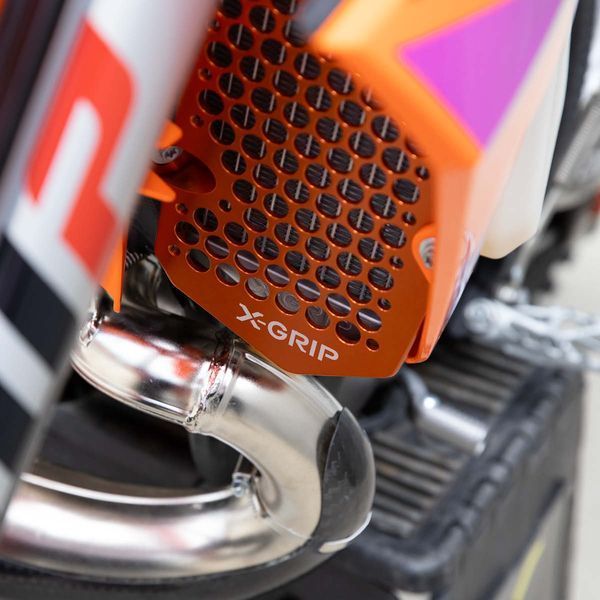 Защита радиаторов 2024 (черный) X-GRIP Radiator guard set, black KTM SX(F),XCF,XC,2023->EXC(F),XC-W,XCF-W,2024->HQV TC,FC,FX,TX,2023-> FE,TE,2 EC(F),MC(F),EX(F),2024-> XG-2669-001 фото