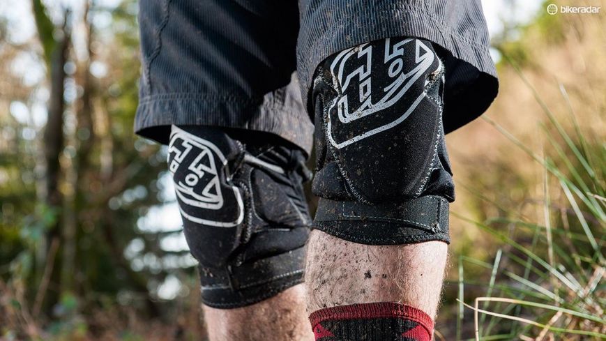 Наколінники TLD T-BONE Knee Guard [Black] Розмір XL/XXL 543003225 фото