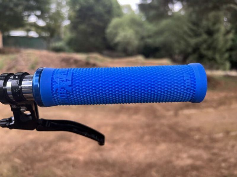 Грипси ODI Ruffian XL v2.1 Lock-On MTB 135mm Red D33XRDR-R фото