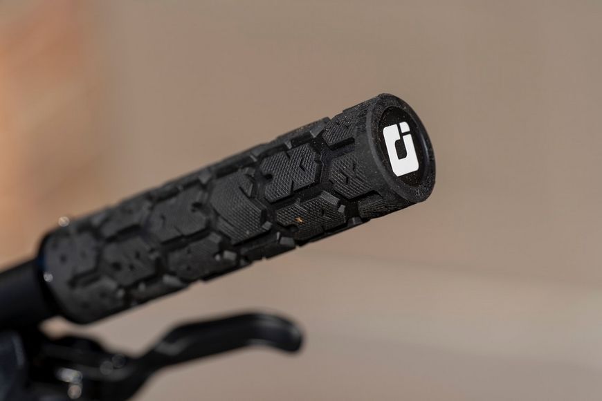 Грипсы ODI Rogue v2.1 Lock-On MTB Closed End 135mm Blue D33RGU-U фото