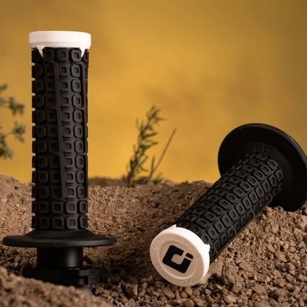 Мото грипсы ODI NOMAD V2 Lock-On Off-Road Grip BLACK/White H36NDBW фото