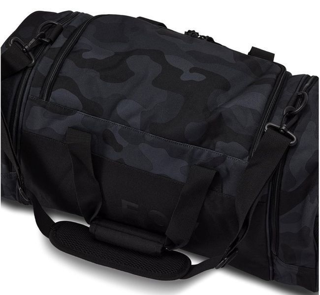 Сумка для спорта FOX DUFFLE 180 BAG - CAMO [Black], Duffle Bag 33139-247-OS фото