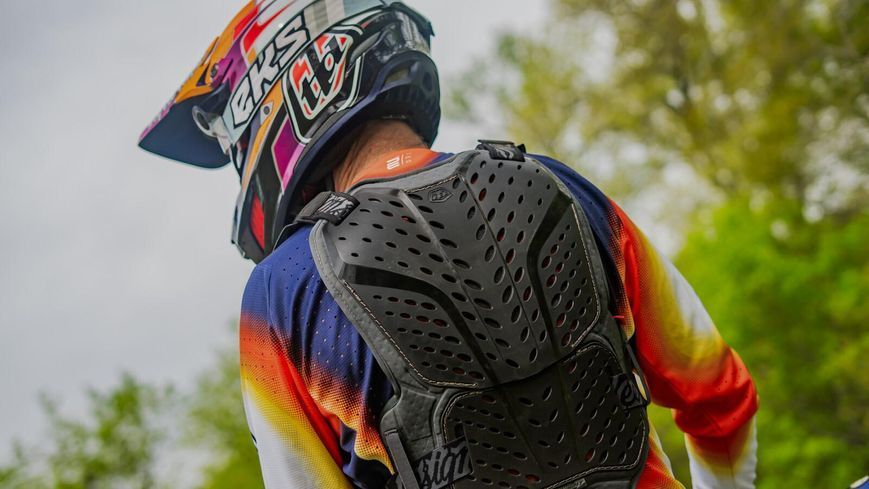 Защита тела TLD ROCKFIGHT CE CHEST PROTECTOR [WHITE] XS/SM 584003011 фото