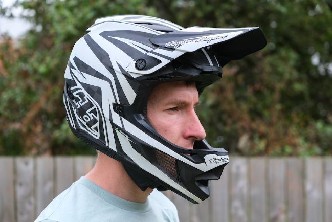 Вело шолом D4 POLYACRYLITE HELMET; QUALIFER [BLUE/WHITE] L 174559014 фото