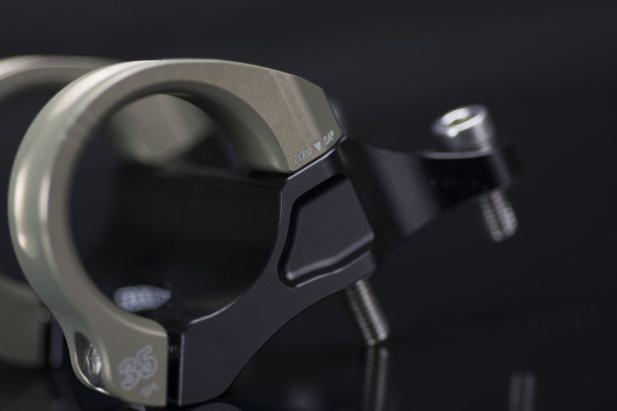 Винос керма Renthal Integra 35 DH Stem, 45mm x 0deg STM113-BKAG фото