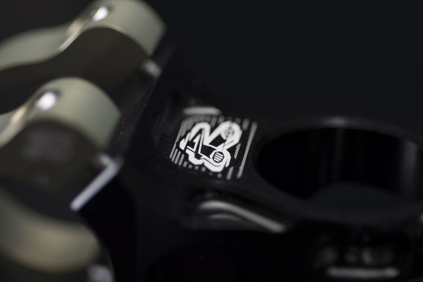 Винос керма Renthal Apex 35 Stem, Rise 33 mm STM117-BKAG фото
