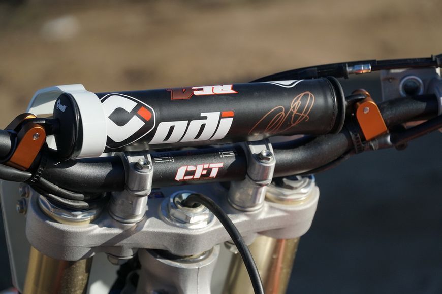 Мото руль ODI MX Handlebars, "CFT" Podium, McGrath - 902 Black H902CFB фото