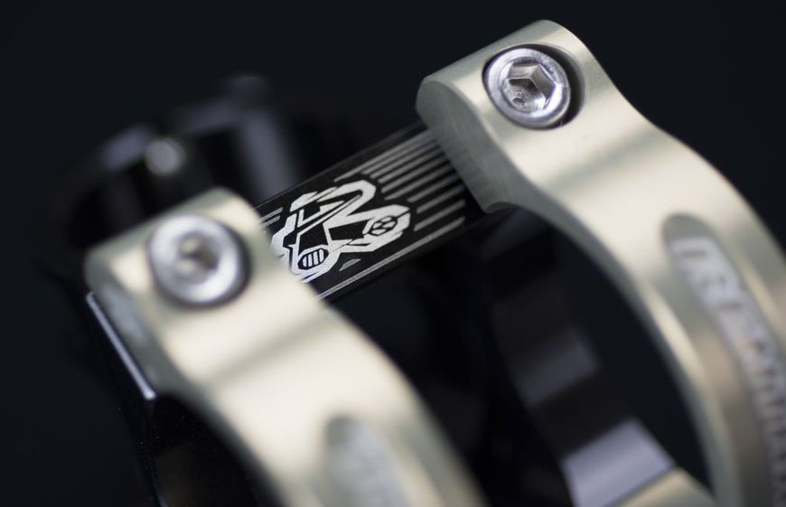 Винос керма Renthal Apex 35 Stem, Rise 50 mm STM119-BKAG фото