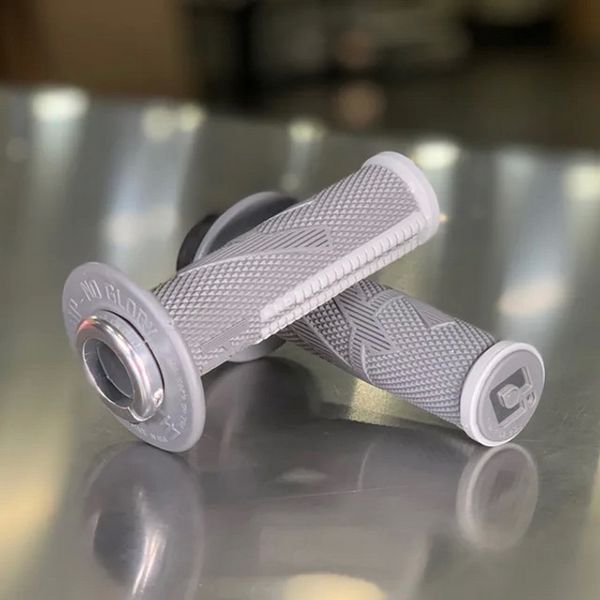 Мото Грипсы ODI EMIG PRO MX V2 Lock-On Grip - GRAPHITE H36EPHG фото