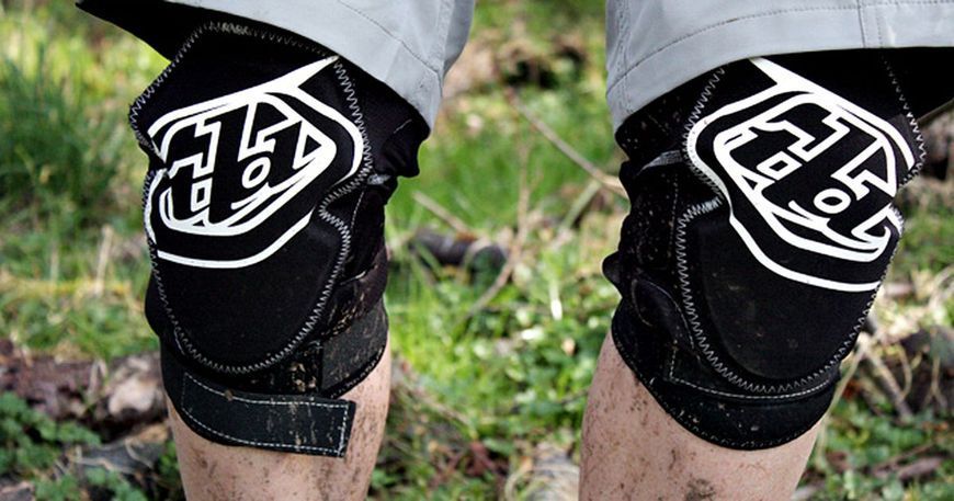 Наколенники TLD T-BONE Knee Guard [Black] Размер XS/SM 543003221 фото
