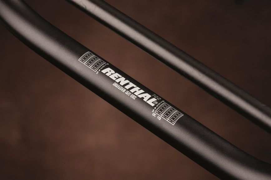 Кермо Renthal 7/8 Handlebar [Black], ROAD STREETFIGHTER 789-02-BK-03-219 фото
